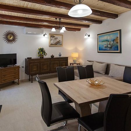 Holiday Home Nika Omišalj Zewnętrze zdjęcie