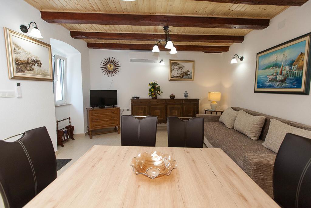Holiday Home Nika Omišalj Zewnętrze zdjęcie