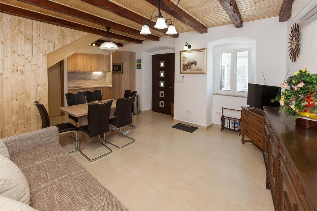 Holiday Home Nika Omišalj Zewnętrze zdjęcie